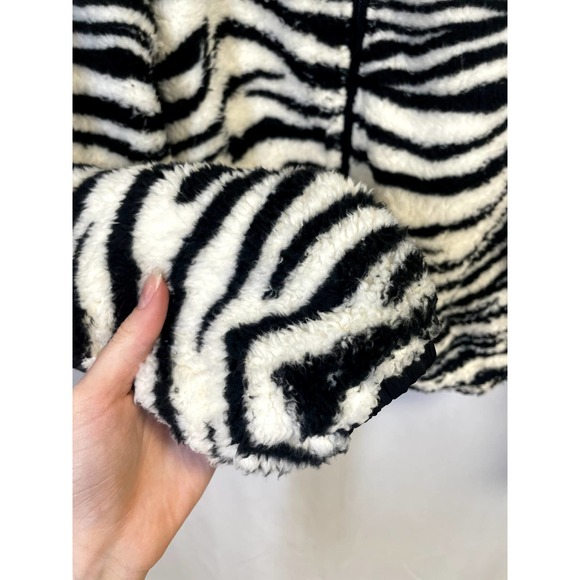 PLUSH Lightweight Sherpa Zebra Print Zip Up Jacket Black and Cream Size S - Picture 8 of 13